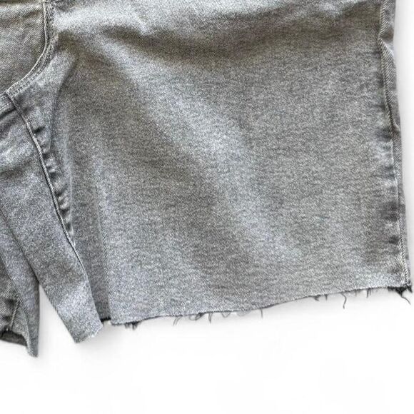 NWT Ava & Viv Gray Acid Wash Denim Shorts. Sz 20W. Grunge. Edgy. Punk. Comfy - Picture 6 of 7